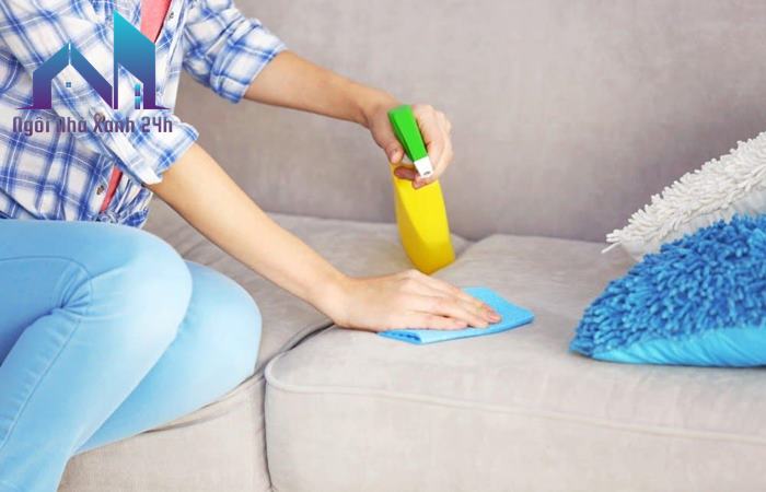 Làm sạch mùi hôi trên ghế sofa nỉ